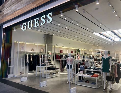 guess plazas outlet